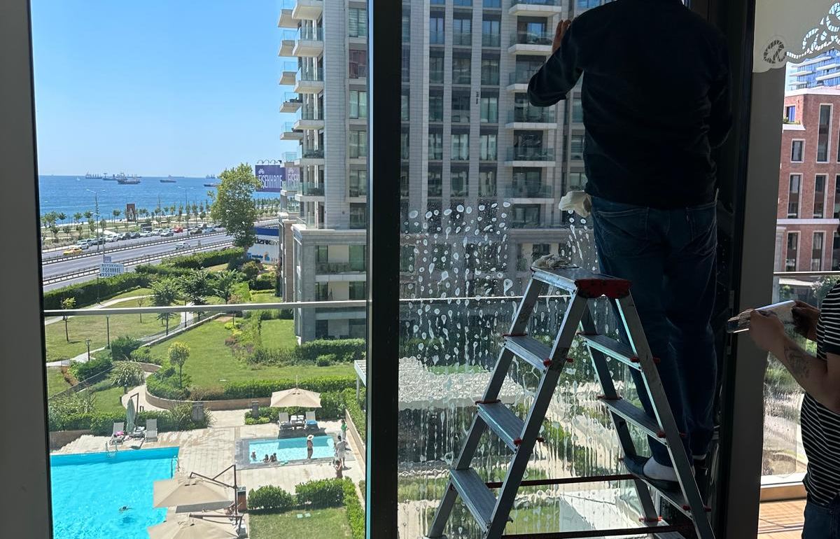 Deniz Manzaralı Konutta Güneş Kontrolü öncesi